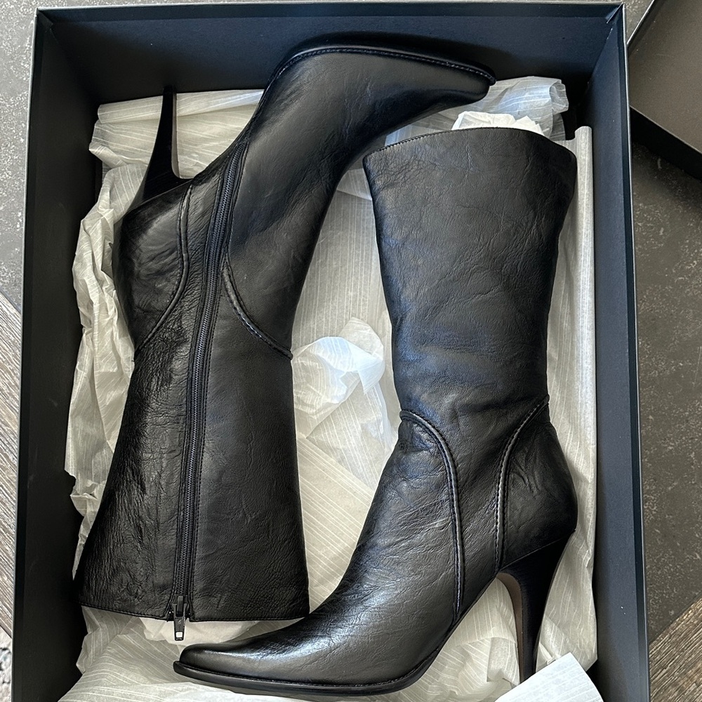 NWT Kenneth Cole Elegant Black Leather Women's Mid Calf Pointed Toe Boots